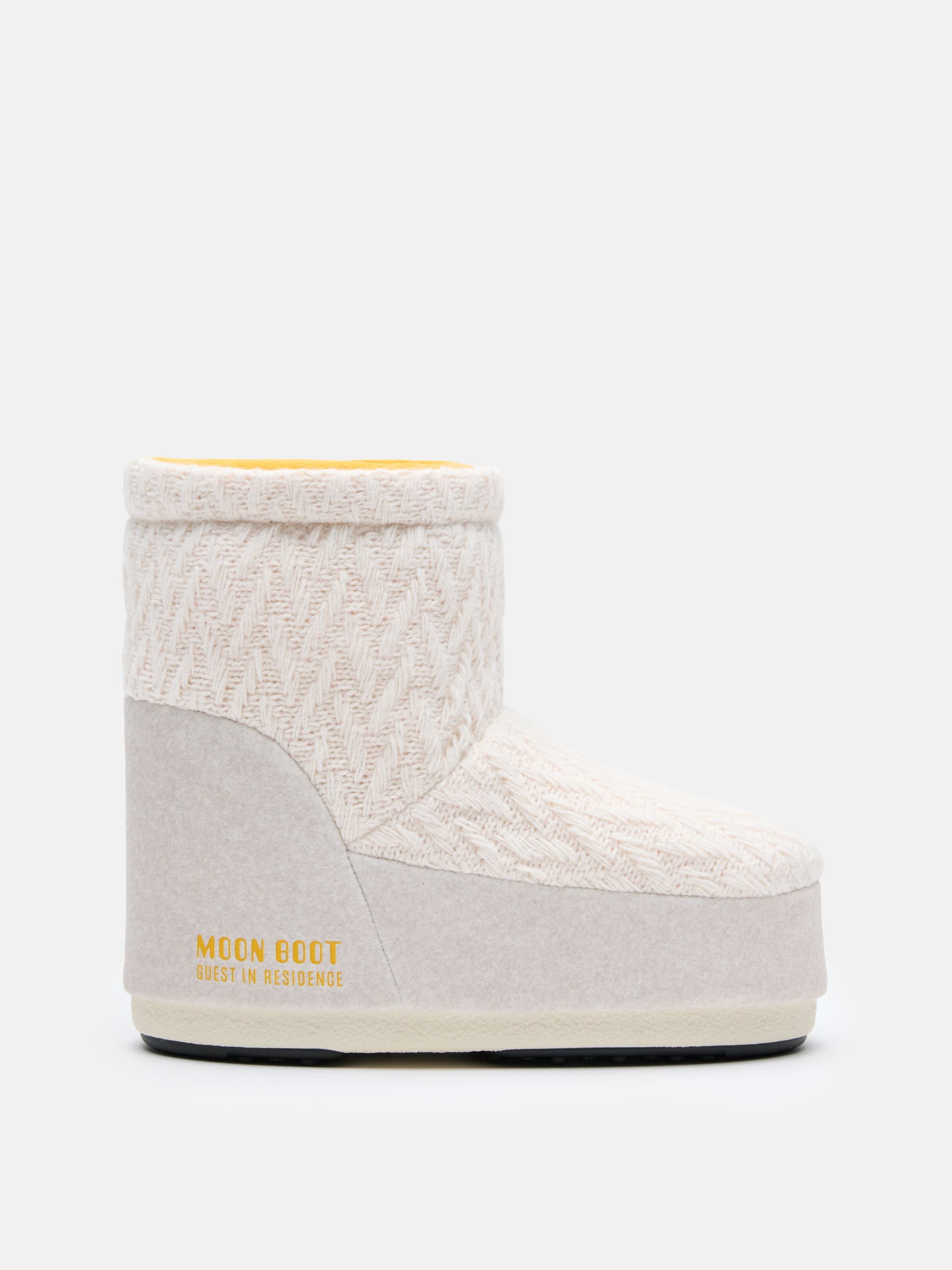 MOON BOOT X GUEST IN RESIDENCE ICON LOW NO LACE WEIß SAND STRICKSTIEFEL