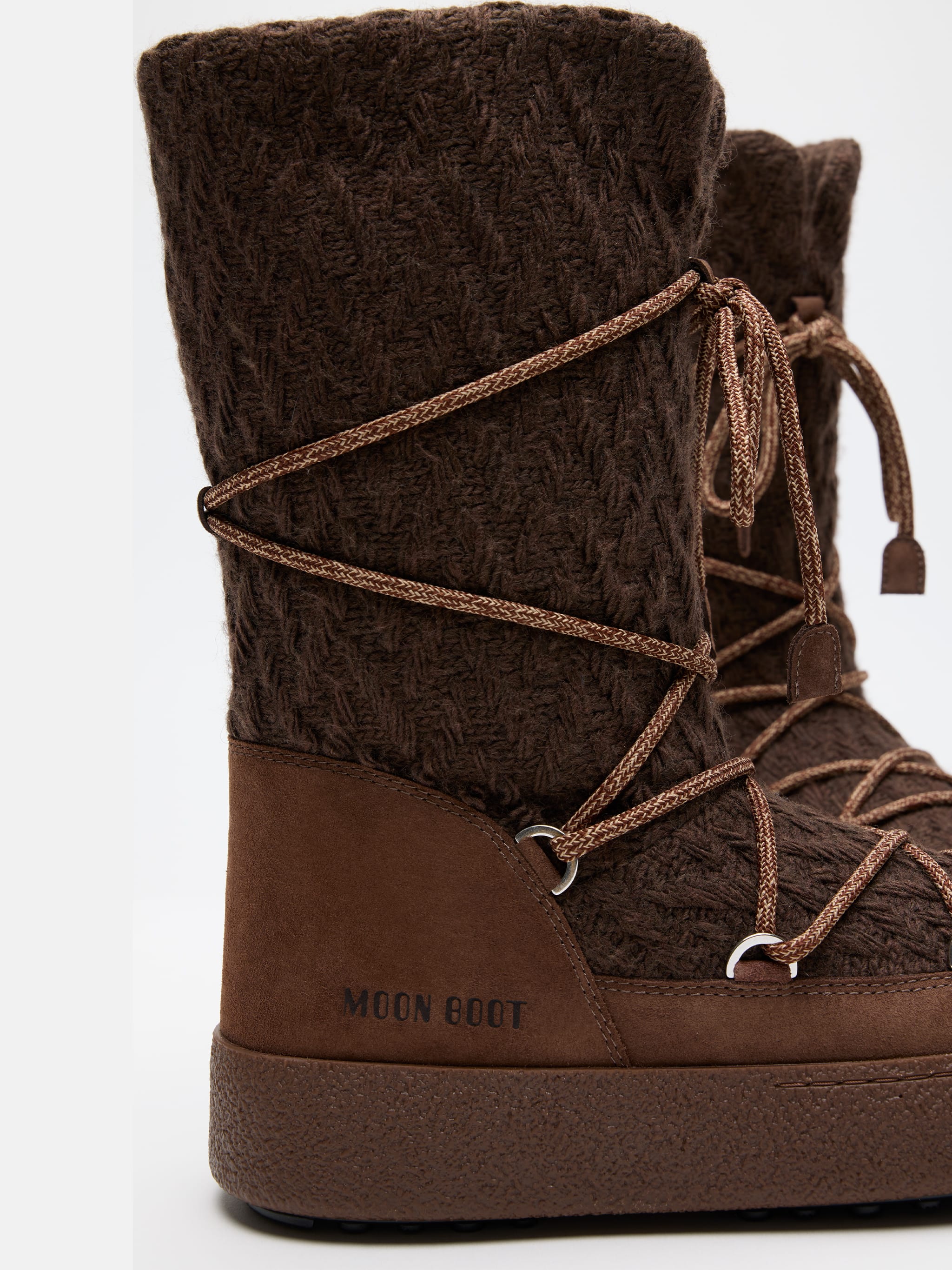 MOON BOOT X GUEST IN RESIDENCE LTRACK COCOA STRICKTEN STIEFEL