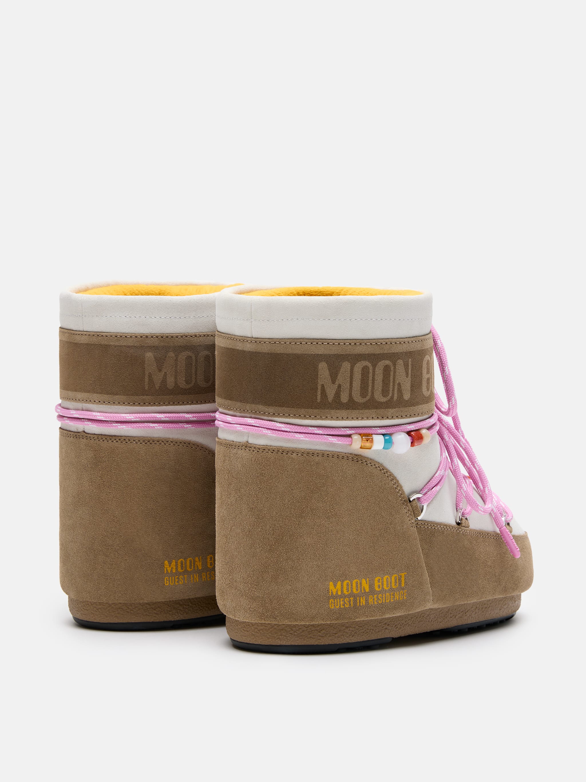 MOON BOOT X GUEST IN RESIDENCE ICON LOW HONEY & WEIßER SAND PERLIERTE SUEDER STIEFEL