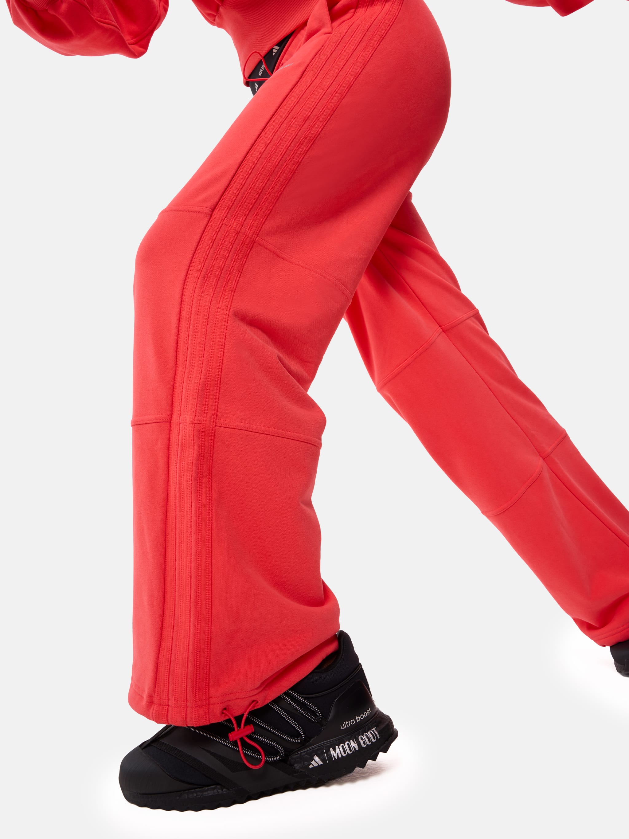 ADIDAS X MOON BOOT ROTER TRAININGSHOSEN-ANZUG