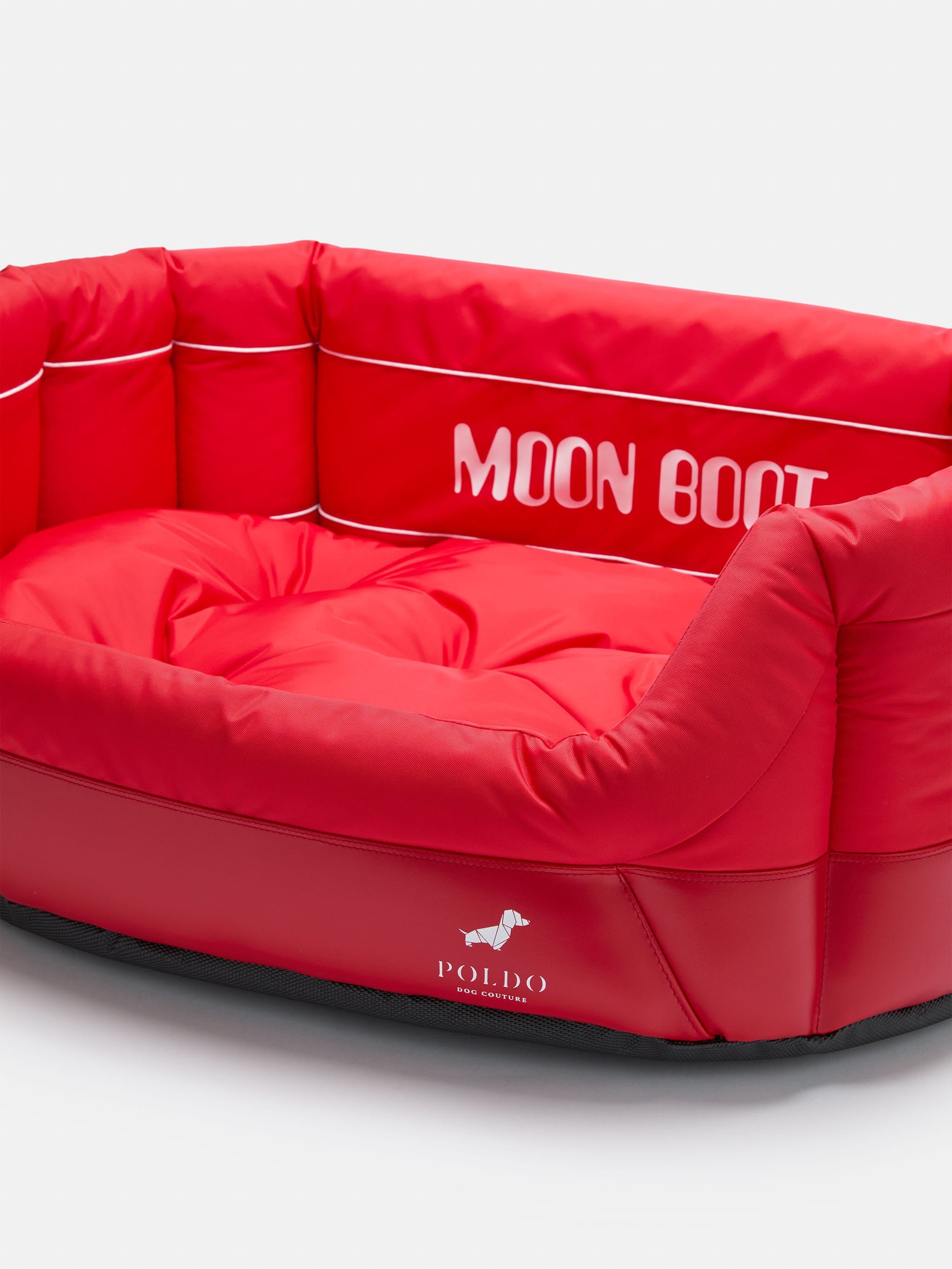 MOON BOOT X POLDO DOG COUTURE ROT GEPOLSTERTES HUNDEBETT